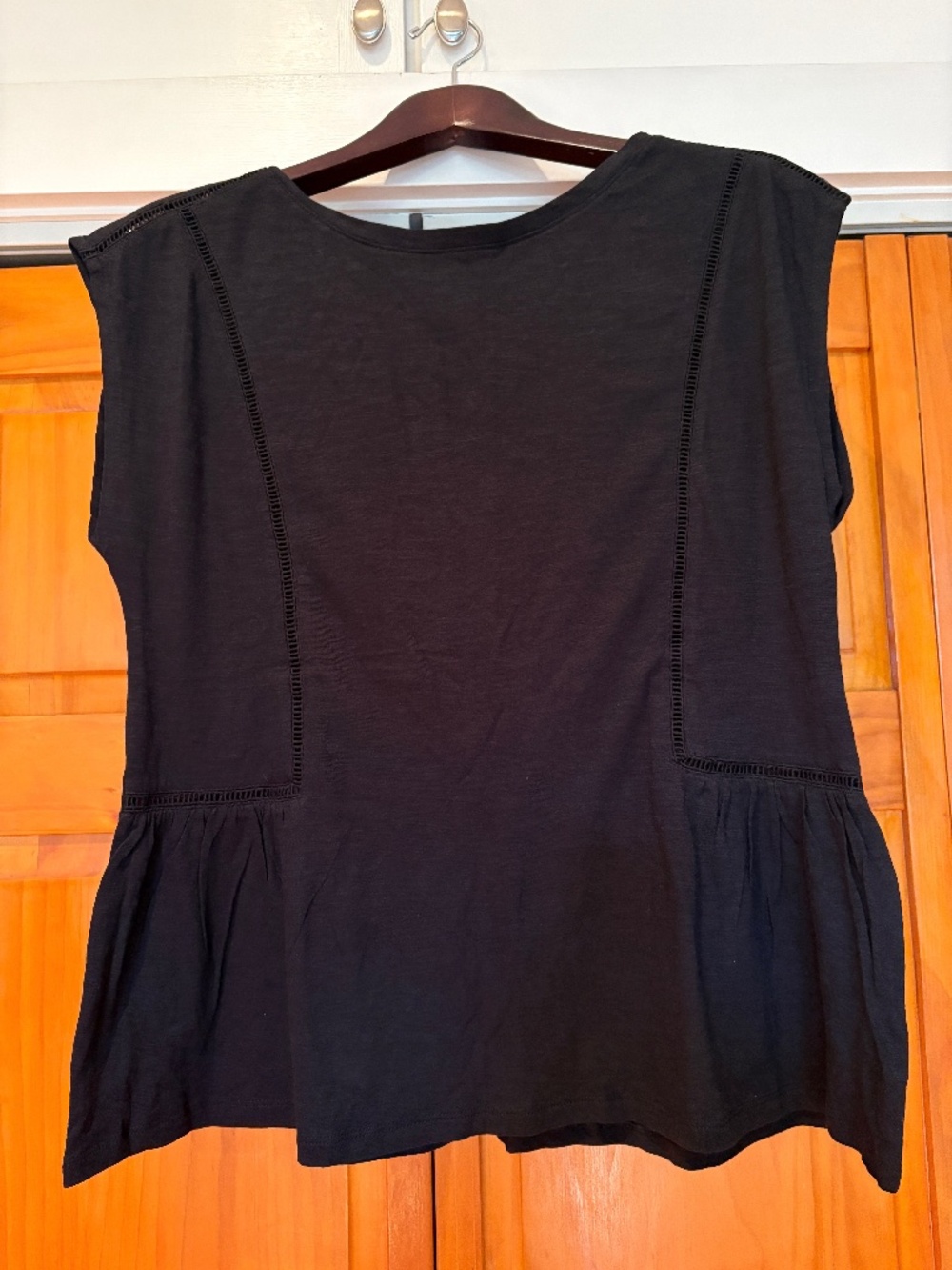 Banana Republic Factory Malibu Tee in Black Size Medium Sleeveless